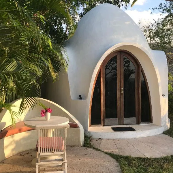 Villa cocodome, hôtel à Teluknarat