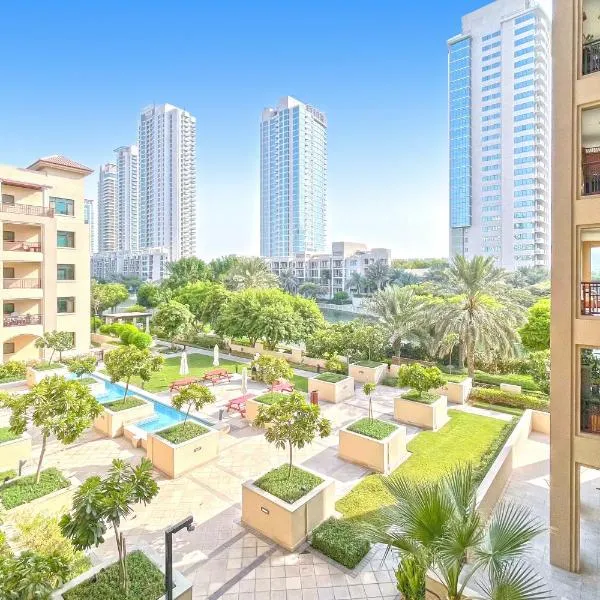 bnbmehomes - Túria Tower A, hotel in Dubai
