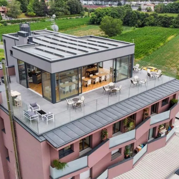 Bihotel, hotel v destinaci Maiano