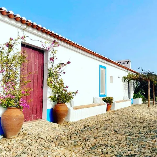 Monte Capitão Country house, hotel en Salvada