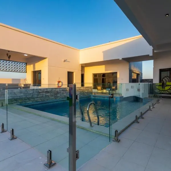 The Dannah, hotel in Barka