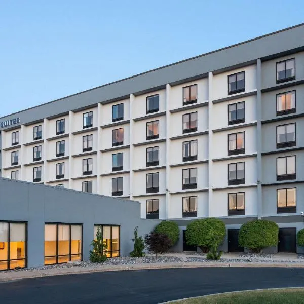 Comfort Inn & Suites Buffalo Airport, hôtel à Buffalo