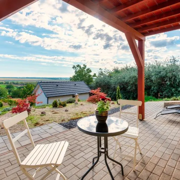 Borárium Vendégházak - Zen-gő Ház, hotel in Pázmánd