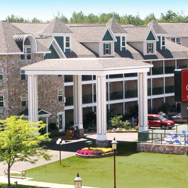 Crown Choice Inn & Suites Lakeview and Waterpark, hotel en Mackinaw City