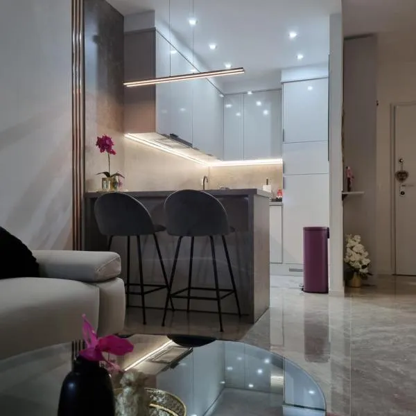 Superb Apartment "50Shades" with balcony and free parking in the garage, hotell sihtkohas Zadar