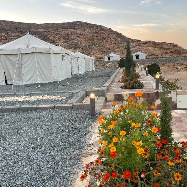 Rural tents Naseem الخيمةالريفيةAlouzaib、アル・ウラーのホテル