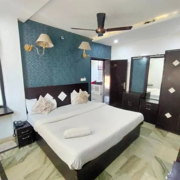Hotel Laxman Resort by The Golden Taj Group &Hotels，位于阿格拉的酒店