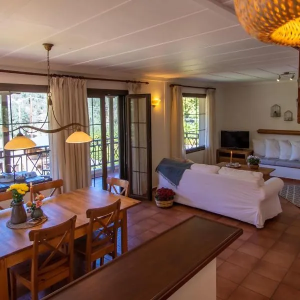 Jasmin Apartments, hotel in Skiathos Town