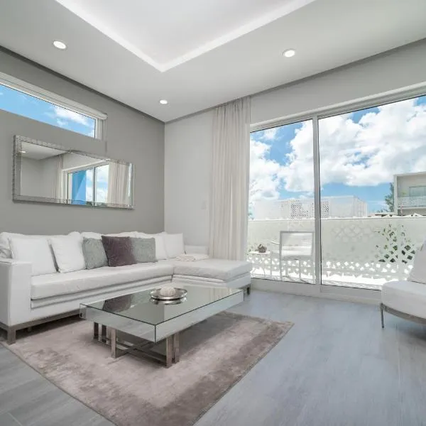 Luxury 1 bed apartment near Seven Mile Beach at The Grove - Villa Deluxe, hotell sihtkohas Upper Land