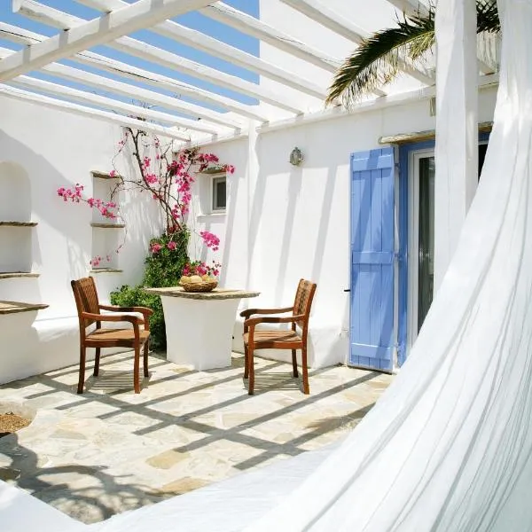 Golden Beach Studios & Suites: Tinos şehrinde bir otel
