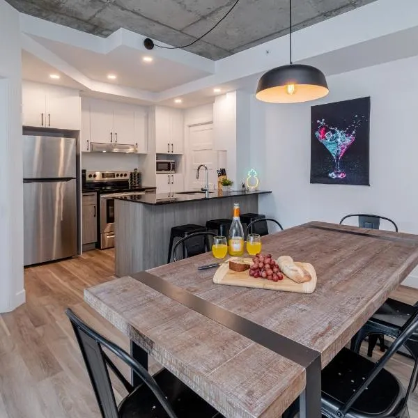 2 Bedroom condo - 800M of Old Quebec !, hotel em Cidade de Quebec