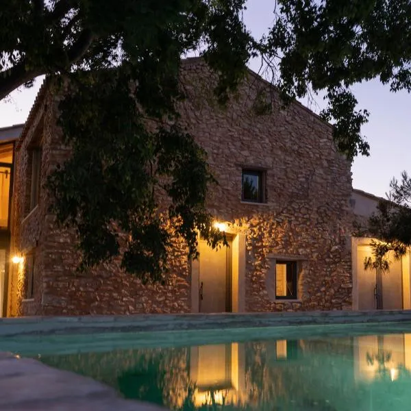 Mas Xalmes, hotel in Camarles