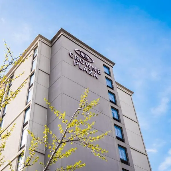 Crowne Plaza Newark Airport by IHG, hotel in Elizabeth