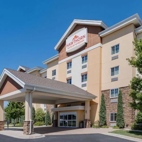 Hawthorn Suites by Wyndham Williston, hotel in Williston