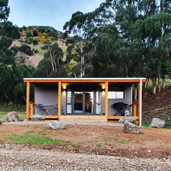 Glenwood Akaroa Bush Retreat - Totara Hut, hotel in Akaroa