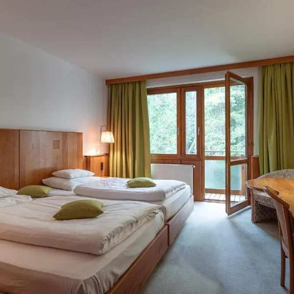 Hotel Restaurant Südrast Dreiländereck, hotel v destinácii Arnoldstein