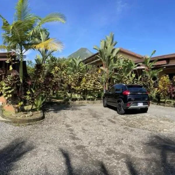 Aunty Arenal Lodge、フォルトゥナのホテル