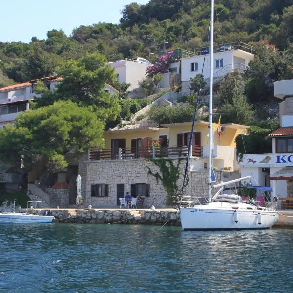 Apartments by the sea Zaklopatica, Lastovo - 8347, hotel in Lastovo