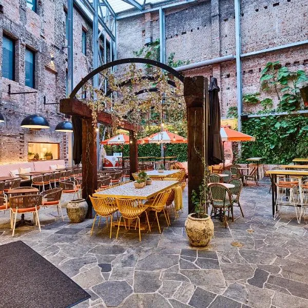 The Lucky Hotel, hotel in Newcastle