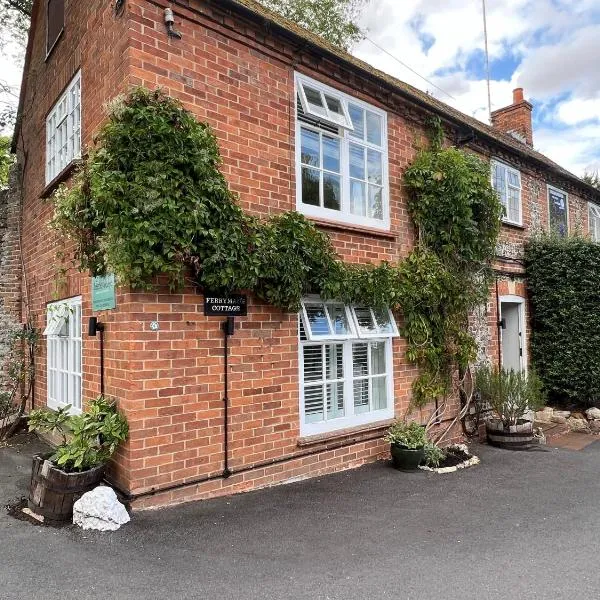 Ferryman`s Cottage at The Beetle & Wedge, Hotel in Moulsford