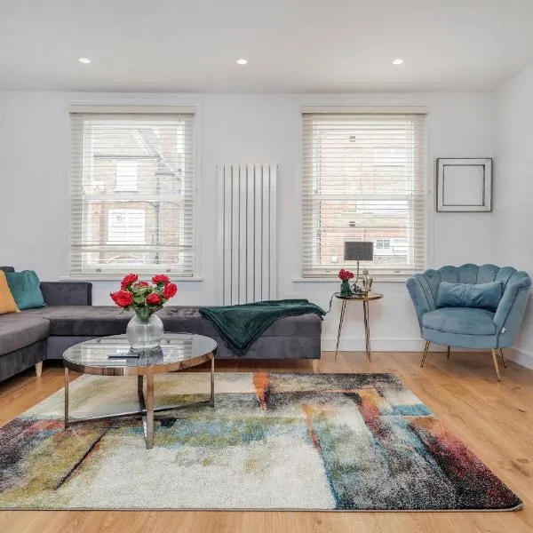 Beautiful 2 bedrooms split level Fulham Apartment, hotel a Londres