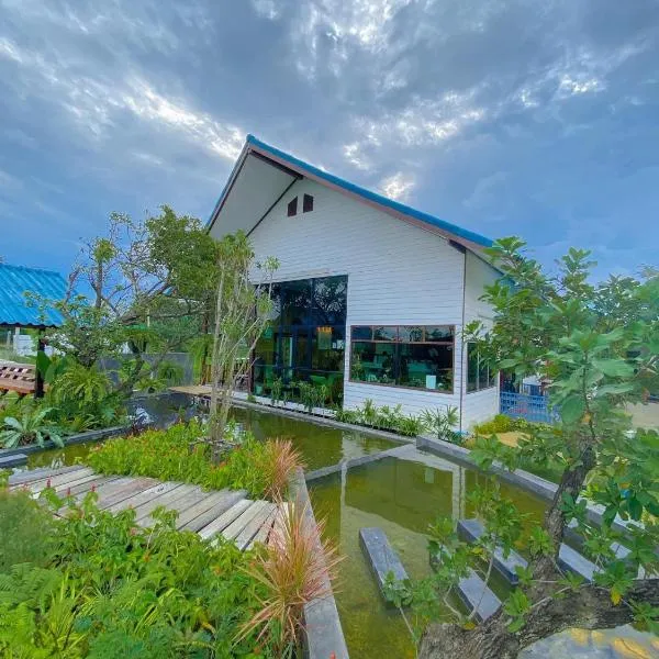 Srihome ยายศรีโฮมแอนแคมป์ปิ้ง, מלון בBan Don Tum (1)