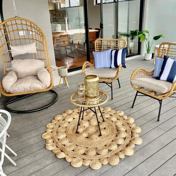 LETKA - Luxury Surf Coast and Grand Prix Villa, hotel v destinaci Smiths Beach