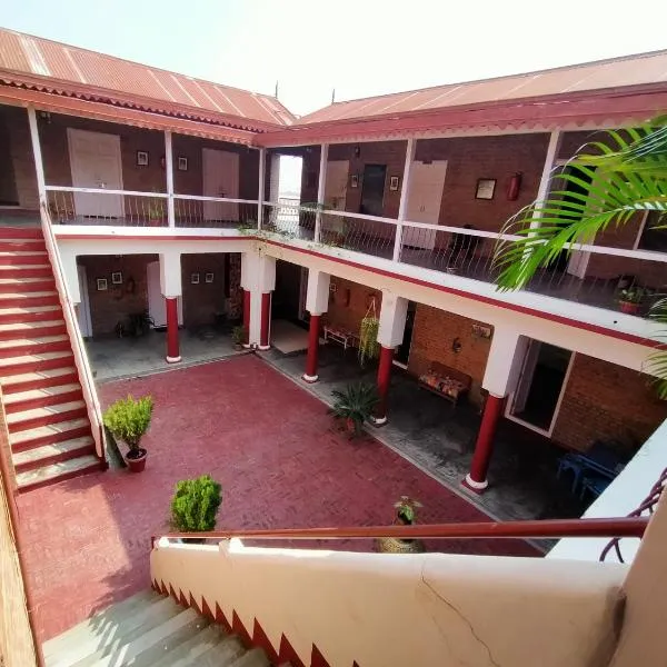 Naurang Yatri Niwas, hotelli kohteessa Garli