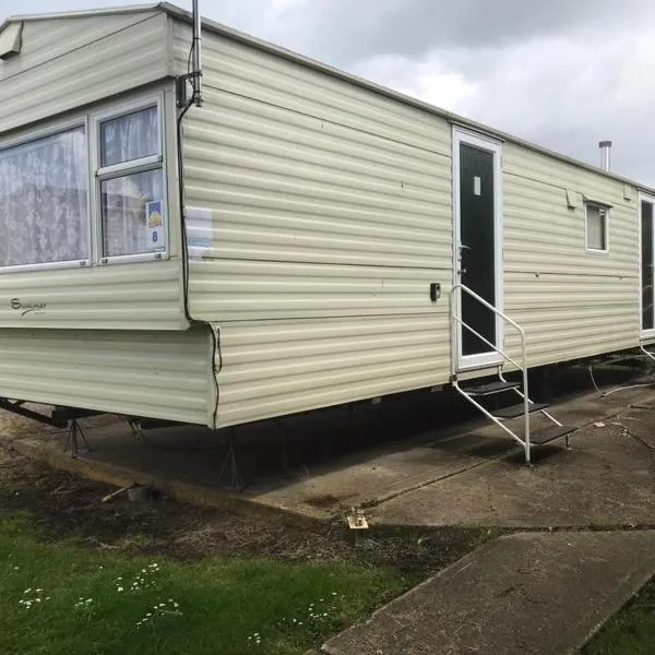 Summer plot 8、Jaywick Sandsのホテル