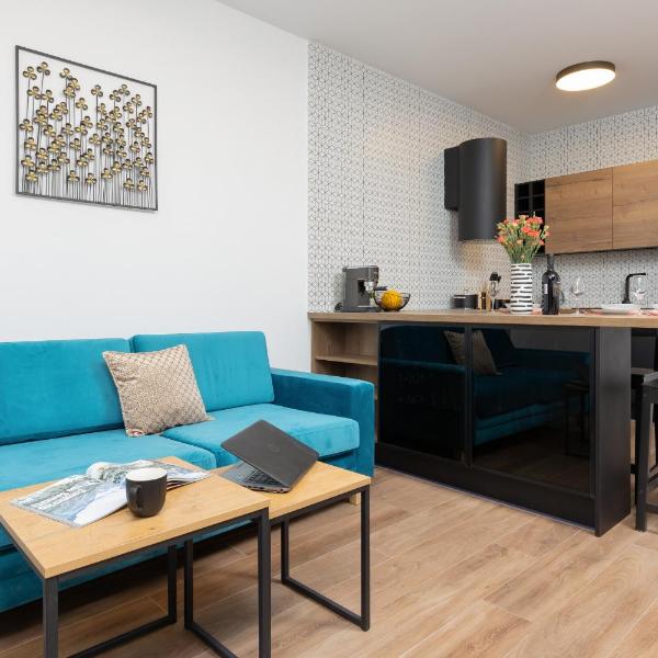 Śródmieście Warsaw Muranów Apartments with Parking by Noclegi Renters, Varšava