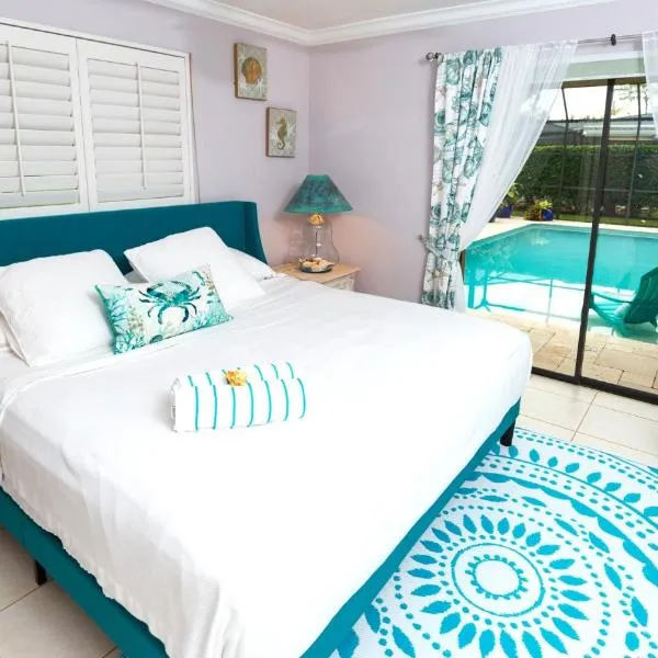In the Heart of Naples, Suite with Lake & Pool, hotel in Naples