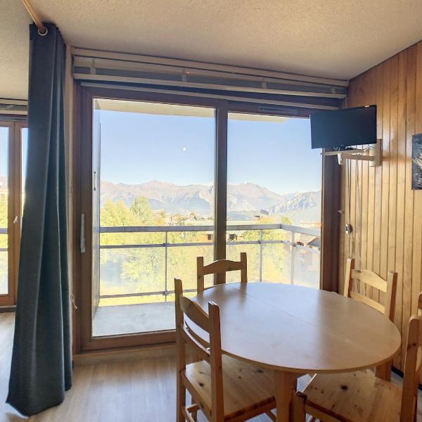 Studio confortable 4 pers. à 50m des pistes avec balcon et vue sur station, proche commerces - FR-1-417-51