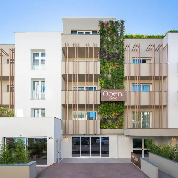 Open Hotel, hotel in Rimini