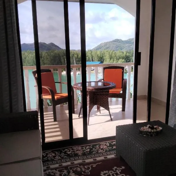 Belle Rose Vue guest house, hotel in Baie Sainte Anne