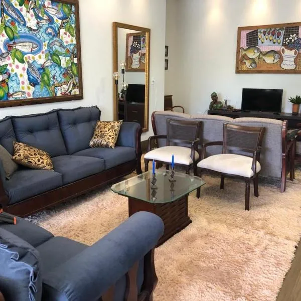 Casa bela e confortável em Chapada dos Guimarães, hotel in Chapada dos Guimarães