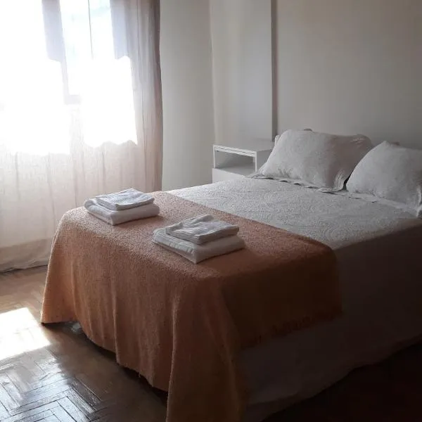 Departamento céntrico por día, hotel in Bahía Blanca