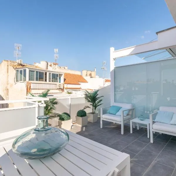 Beach penthouse Sitges Rentals: Sitges'te bir otel
