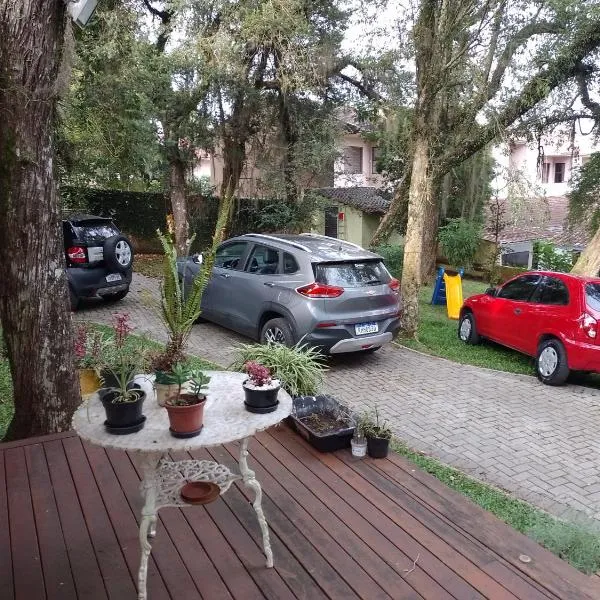 Charming Home 2 min. from Barigui Park, hotel em Curitiba