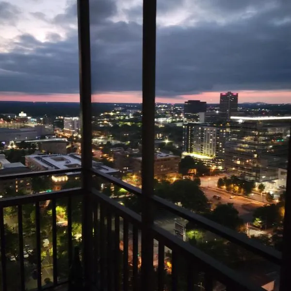 Modern Designed DTWN Condo with a 99 percent Walk Score, hotel v destinaci Atlanta