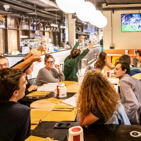 Marathon Hostel, hotel v Janově