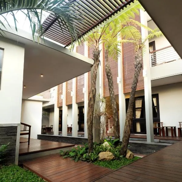 COZY Boutique Guest House, hotel in Malang