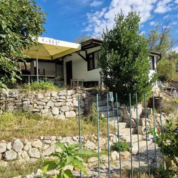 Bungalow GHP-B, hotel in Varna City