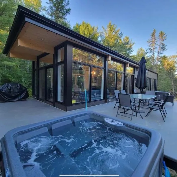 Les Chalets Double K # 1, ξενοδοχείο σε Saint-Alexis-des-Monts