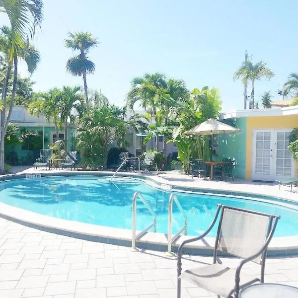 Alexander Palms Court - No Hidden Resort Fees!, hotel in Key West