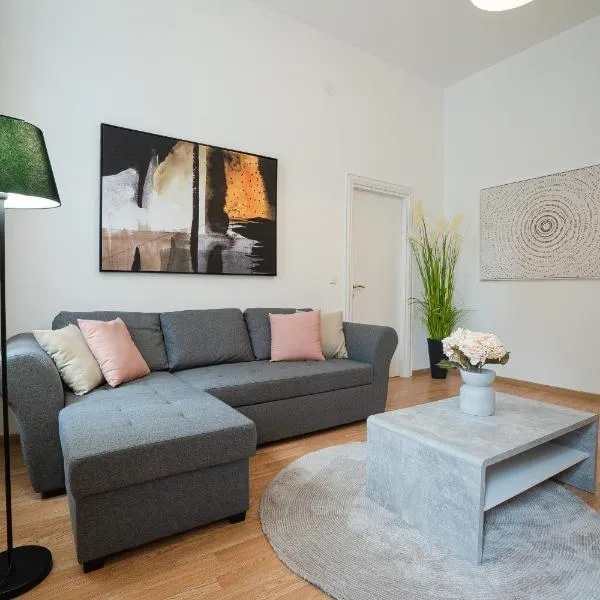 Apartment in the central area. 5 minute's walk to the Danube., хотел във Виена