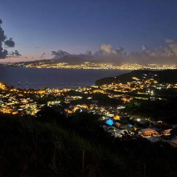 VILLA EDINA , Exceptionnel aux Trois ILETS,T3 vue incroyable sur FDF, Hotel in Les Trois-Îlets
