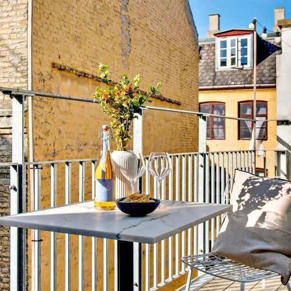 Sanders Leaves - Charming Three-Bedroom Apartment In Downtown Copenhagen, hotel Koppenhágában