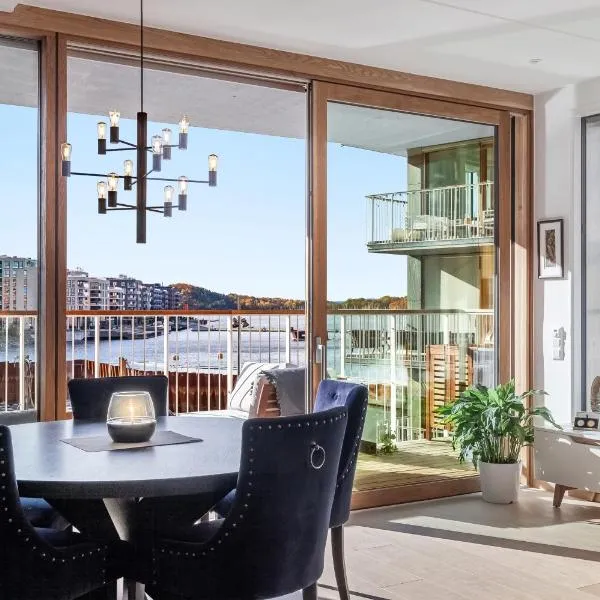 Amazing luxury apartment on the waterfront! 73sqm, hotel in Oslo