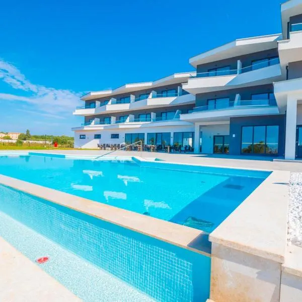 Hotel Delfin Lanterna, готель у місті Тар