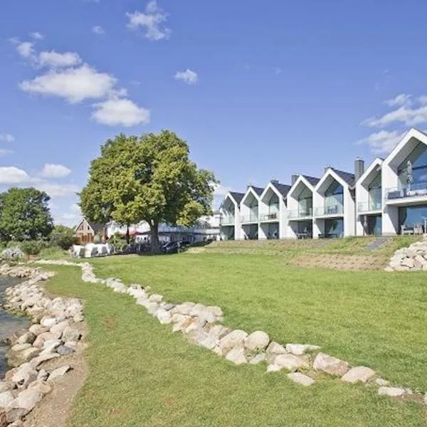 Chalet Möwenblick Rügen mit Meerblick, Sauna und Kamin, hotel in Alt Reddevitz